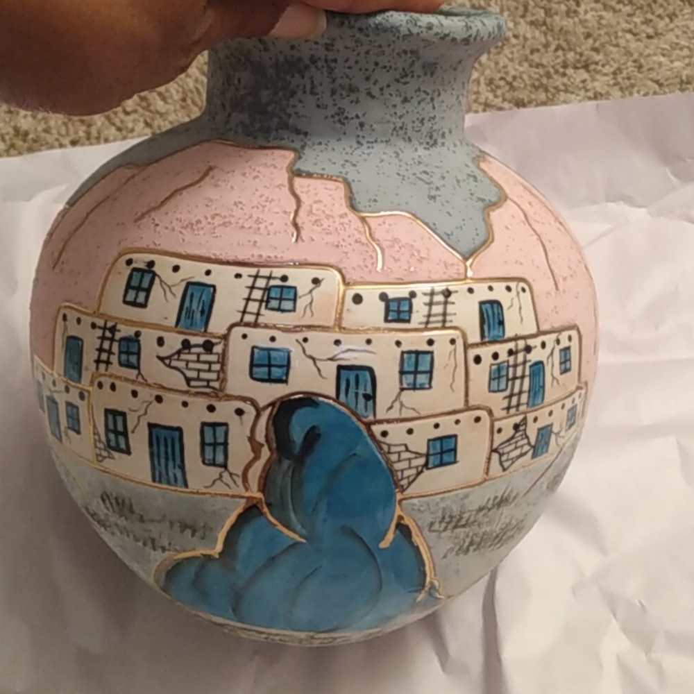 Native American Pottery - Picture 2 of 4